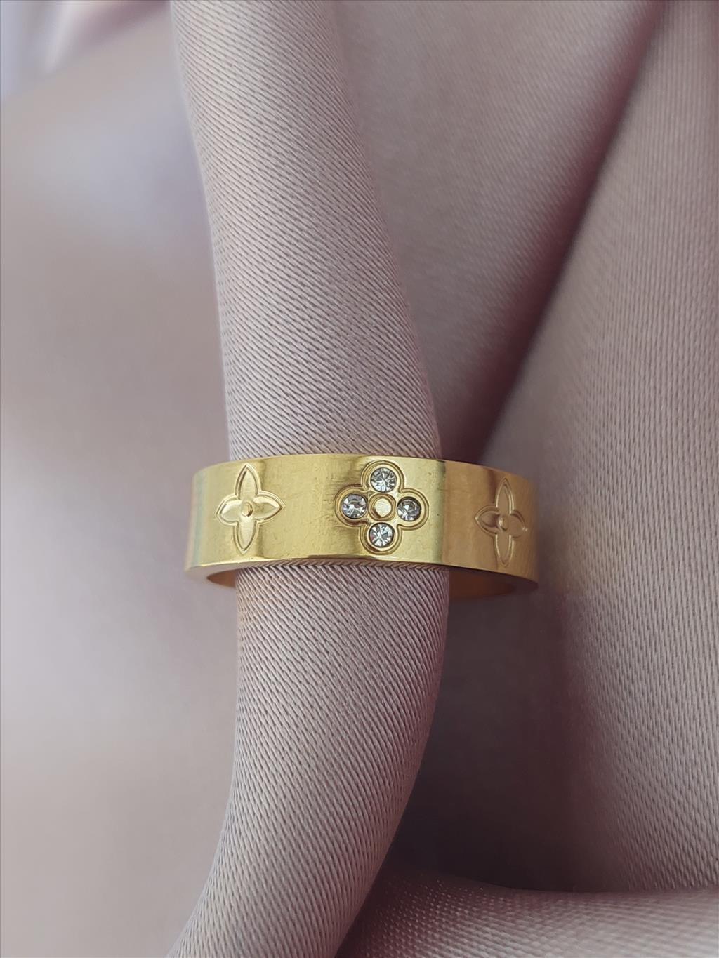 ÇELİK Yonca Taşlı Gold Yüzük (6-7 arası ayarlanabilir)+i