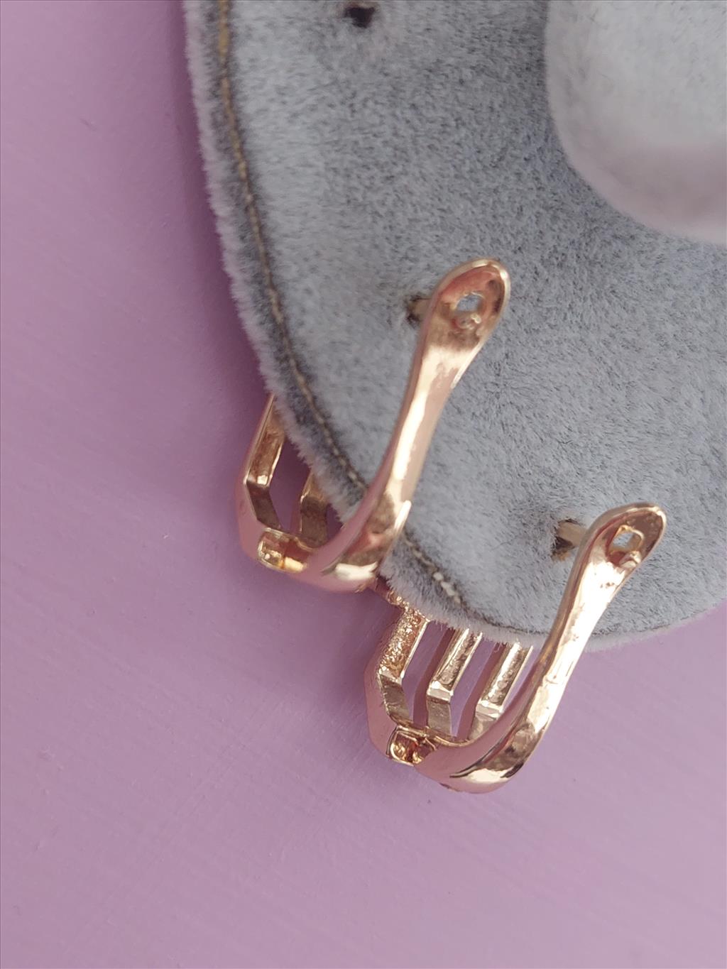 RODYUM Zirkon Ok Sıralı Gold Küpe+i