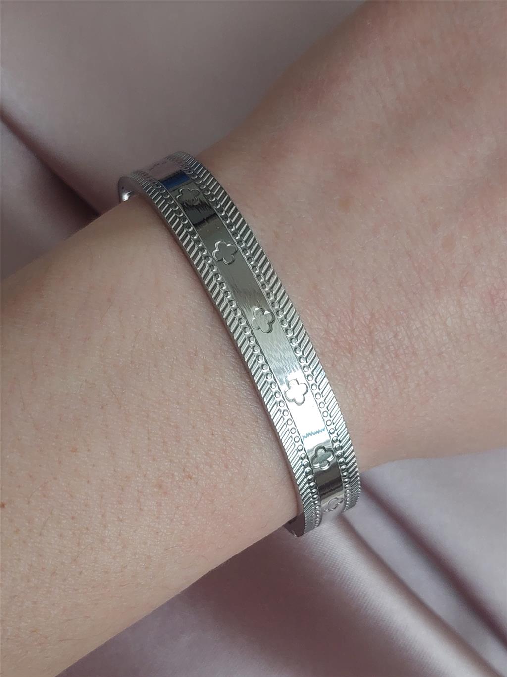 ÇELİK Yonca Detay Silver Kelepçe Bileklik (Çap: 6 cm)+i