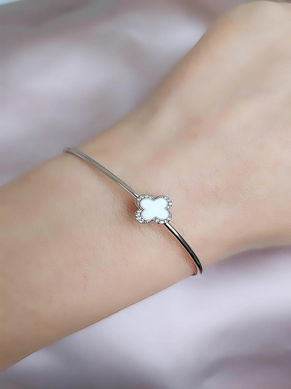 TASARIM ÖZEL SERİ Silver Beyaz Yonca Baby Bileklik+i