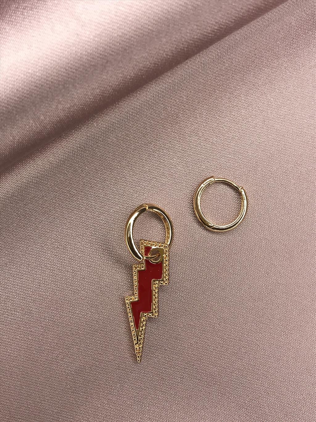 Red Bolt Küpe