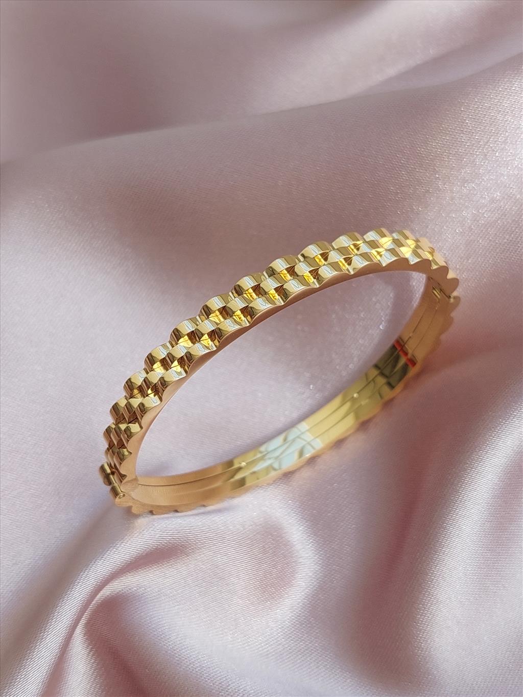 ÇELİK Kare Küp Geçmeli Gold Kelepçe (Çap: 6 cm)+i