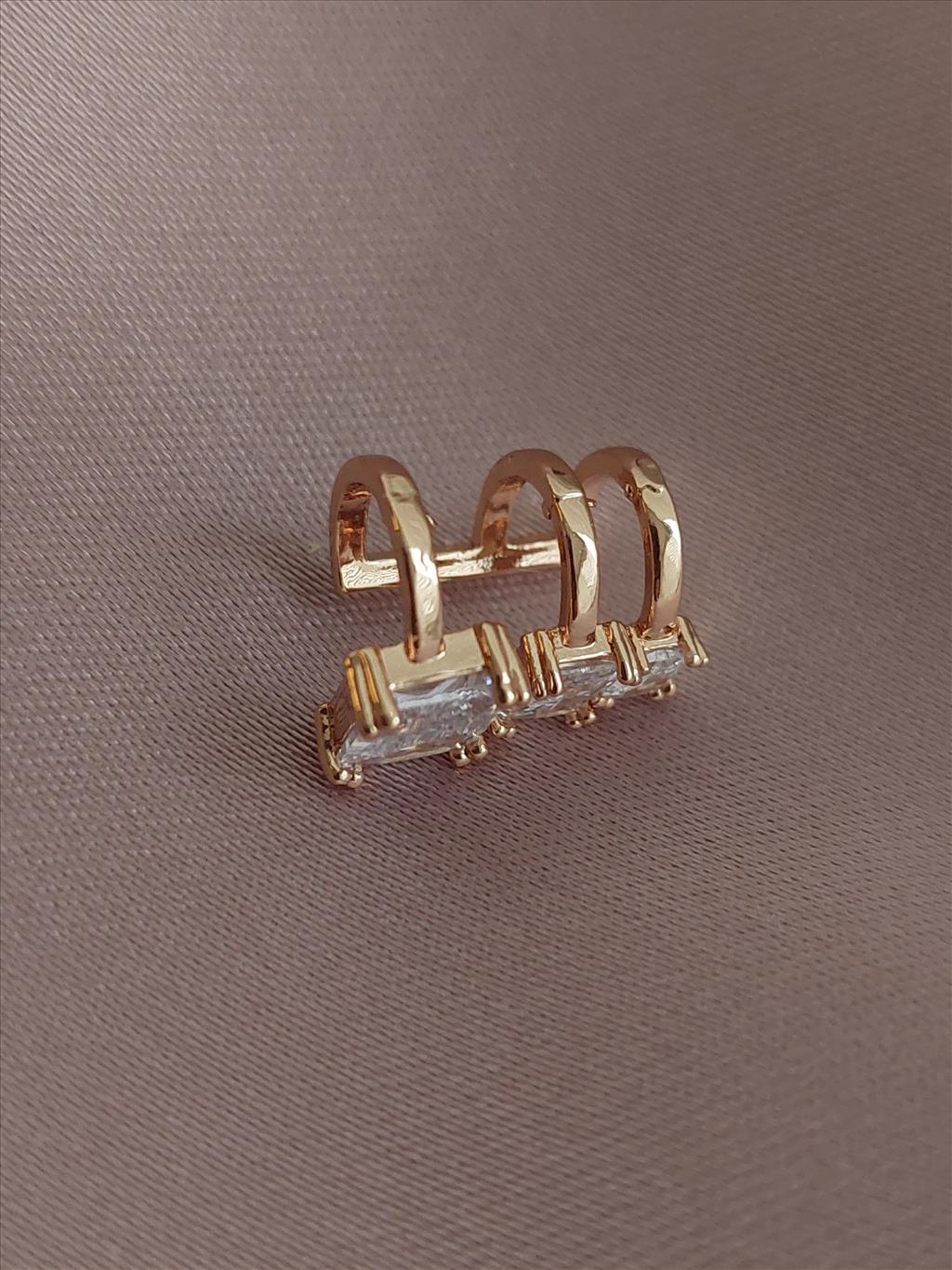 ÖZEL SERİ Zirkon 3 Kare Taş Gold Earcuff Küpe (Ayarlanabilir)+i