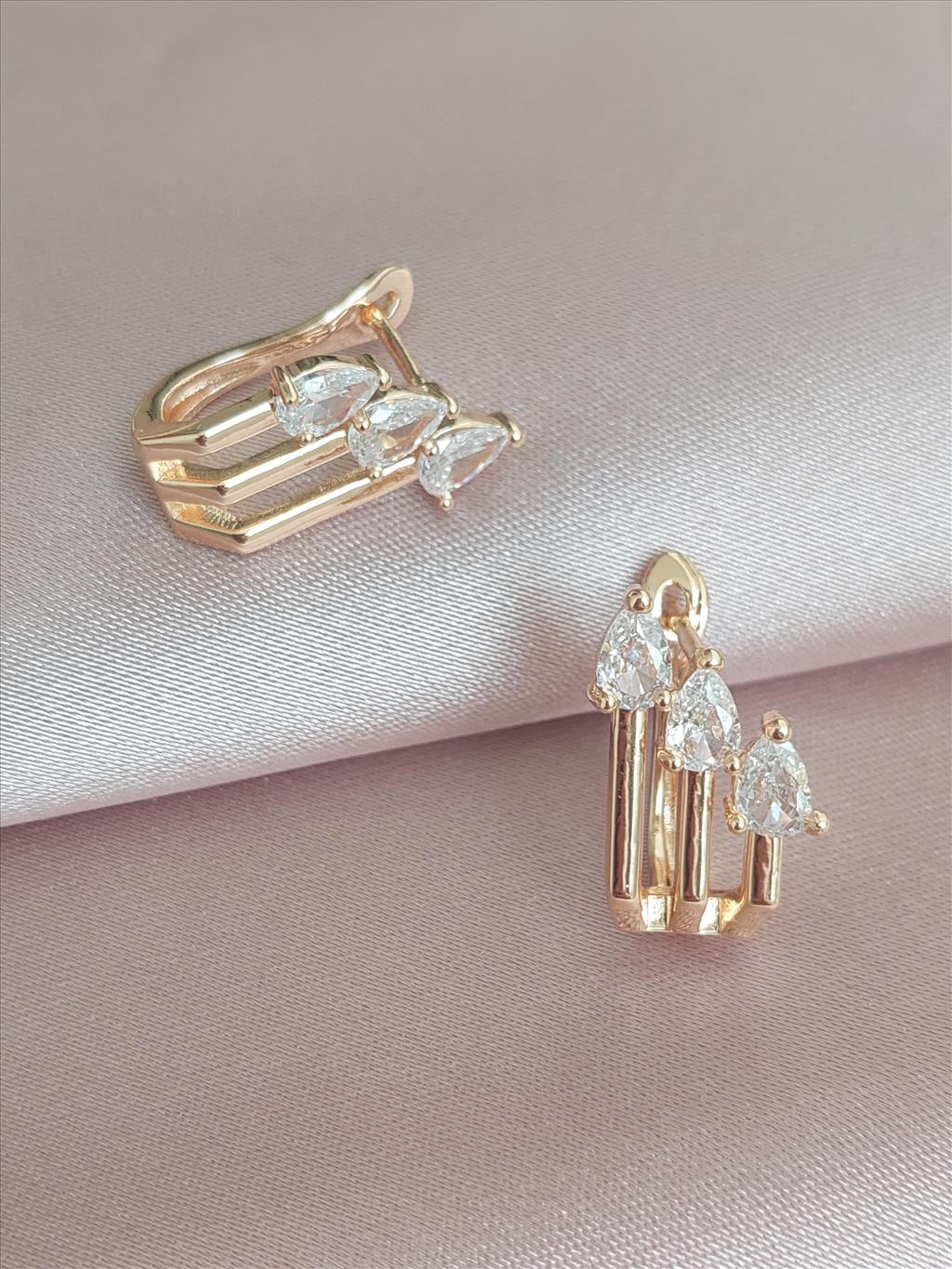 RODYUM Zirkon Ok Sıralı Gold Küpe+i