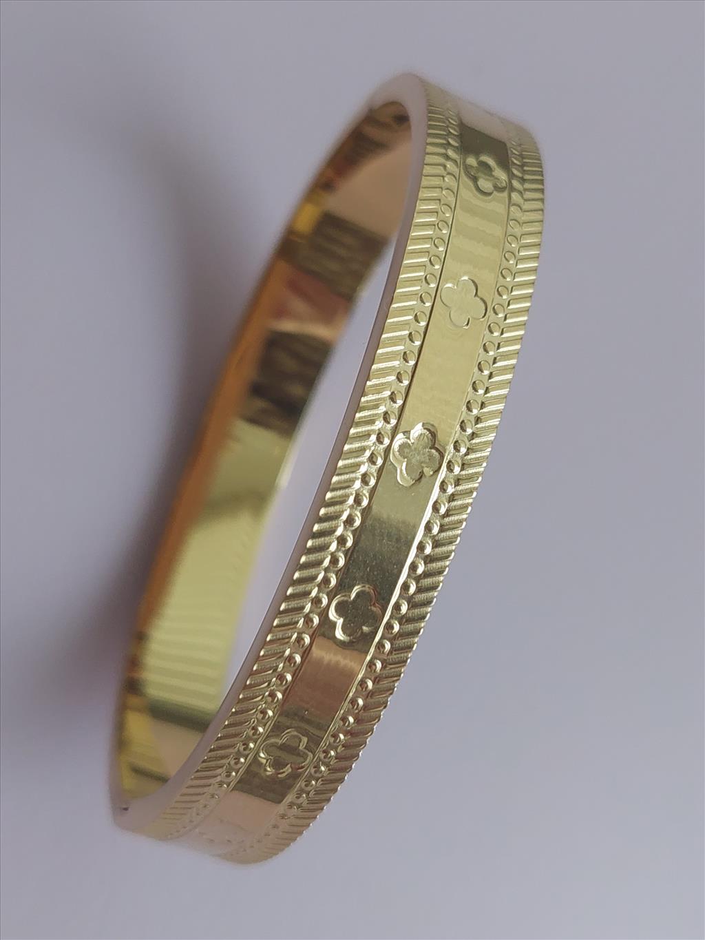 ÇELİK Yonca Detay Gold Kelepçe Bileklik (Çap: 6 cm)