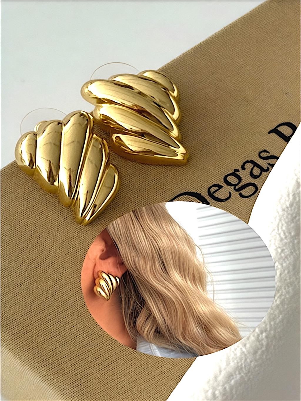 ÖZEL SERİ TASARIM KIVRIM ÇİZGİLİ GOLD KÜPE