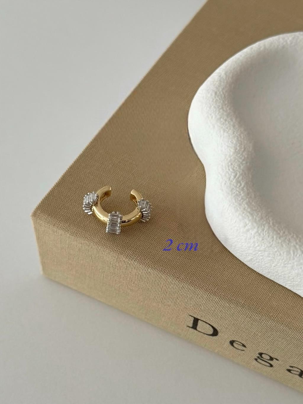 ÖZEL SERİ SİLVER ZİRKON TAŞLI GOLD KIKIRDAK KÜPE